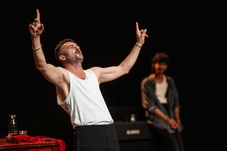 Ismaîl Mamo, CRISIS IS MIJN EX