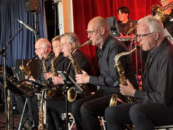 Phat Cool Bigband ft. Lukas Proske