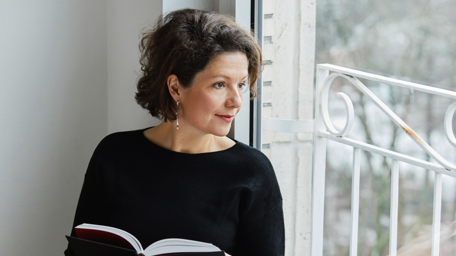 240422-Tinneke-Beeckman-©-Nathalie-Samain-AEG-en-derden.png