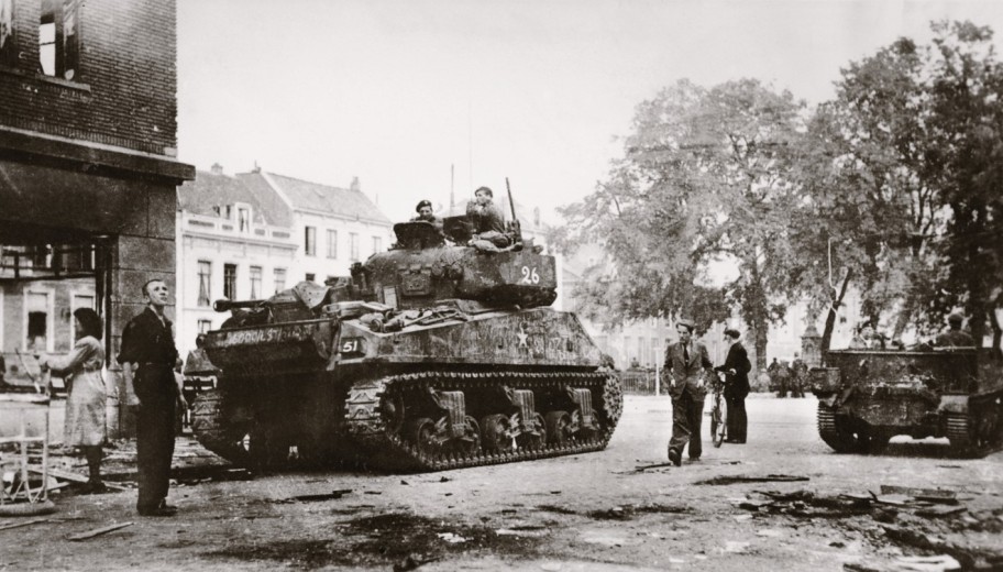 Expositie Jongeren in de vuurlinie.jpg