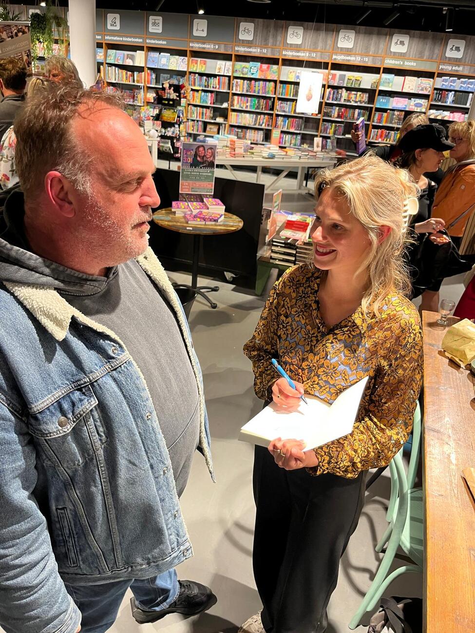 Gen X liet zijn boek ook nog signeren door Anne Sofie Snijders tijdens de boekpresentatie