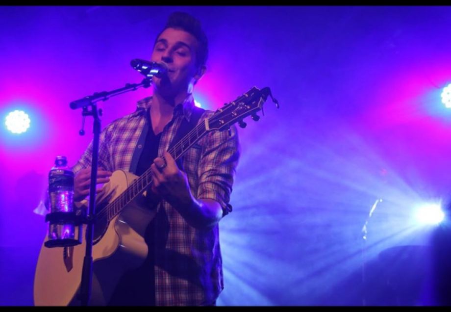 Young zingt mee met Nielson