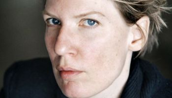 De moverende redenen van Paulien: een avond vol droge humor