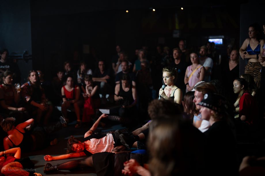 ROUWRAVE | theaterrave over rouw, escapisme en de helende kracht van de beat