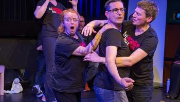 Theatersportvoorstelling van Binnenste Buiten en De Interventie in de Lindenberg